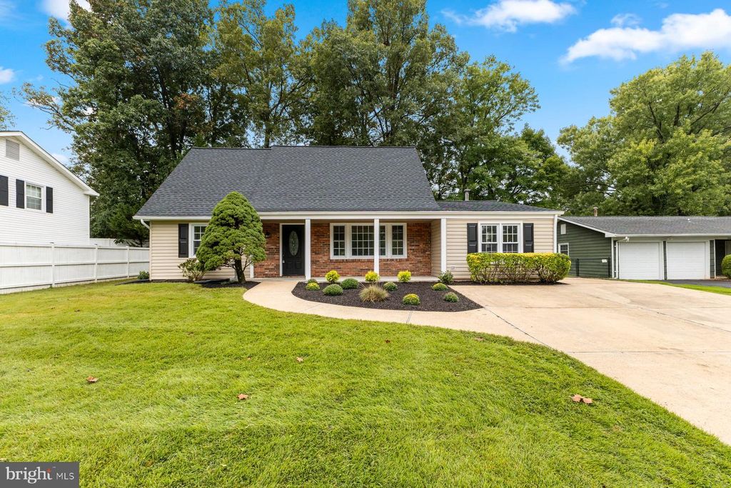 13117 MELVILLE LN, Fairfax, VA 22033