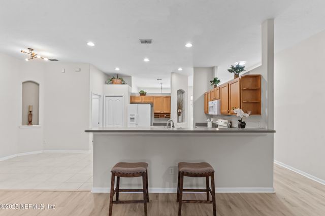 5586 LOON LAKE Court, Jacksonville, FL 32258
