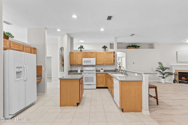 5586 LOON LAKE Court, Jacksonville, FL 32258