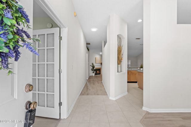 5586 LOON LAKE Court, Jacksonville, FL 32258