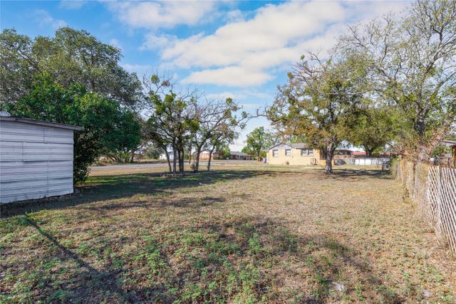 2609 Coggin Avenue, Brownwood, TX 76801