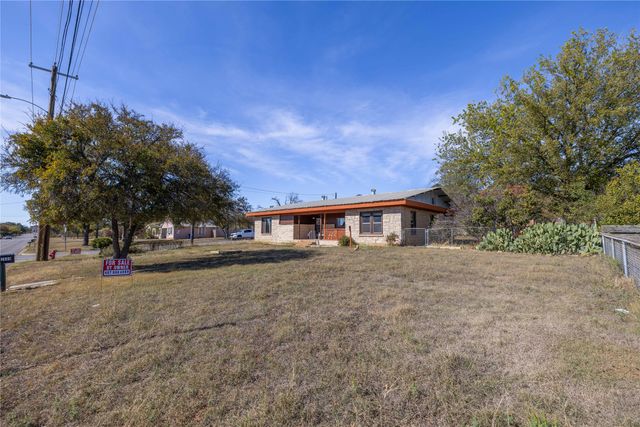 2609 Coggin Avenue, Brownwood, TX 76801