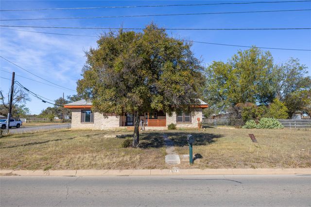2609 Coggin Avenue, Brownwood, TX 76801