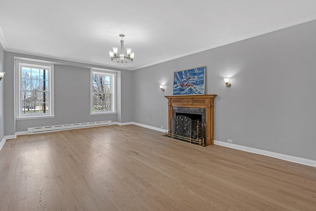 3750 N Lake Shore Drive 2C, Chicago, IL 60613