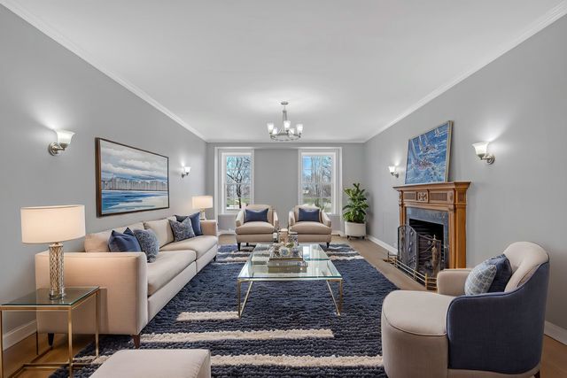 3750 N Lake Shore Drive 2C, Chicago, IL 60613