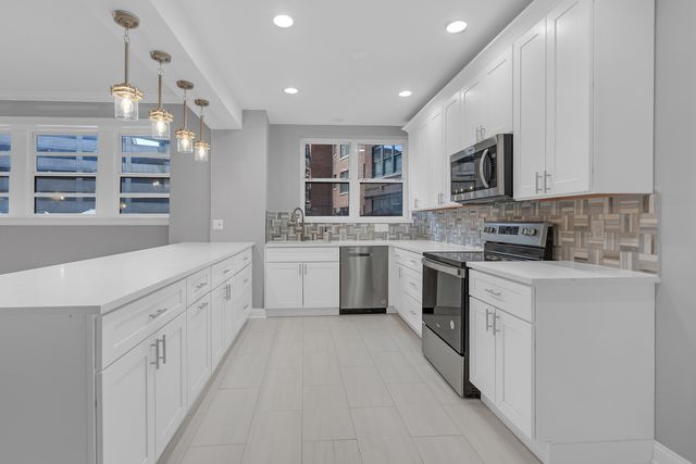 3750 N Lake Shore Drive 2C, Chicago, IL 60613
