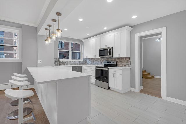 3750 N Lake Shore Drive 2C, Chicago, IL 60613
