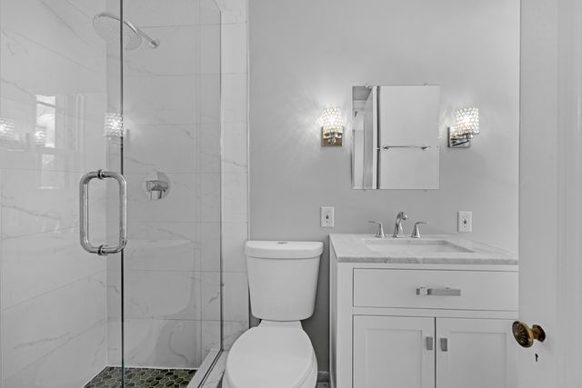 3750 N Lake Shore Drive 2C, Chicago, IL 60613