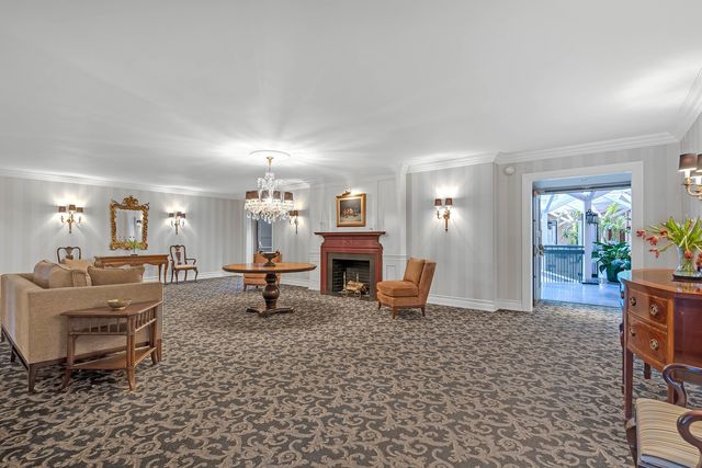 3750 N Lake Shore Drive 2C, Chicago, IL 60613