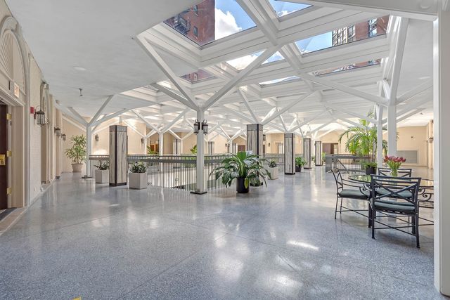 3750 N Lake Shore Drive 2C, Chicago, IL 60613