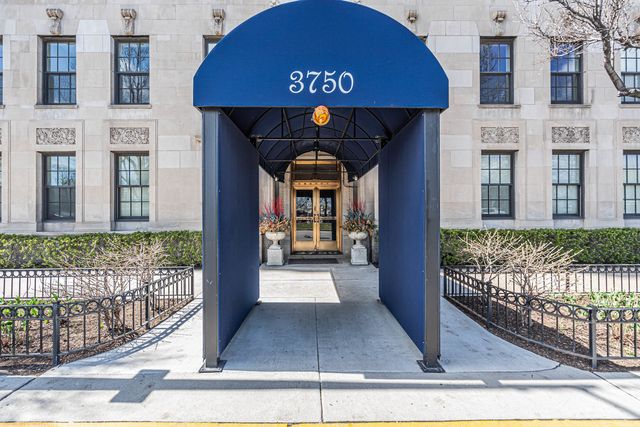 3750 N Lake Shore Drive 2C, Chicago, IL 60613