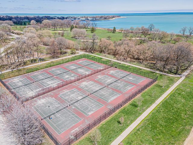 3750 N Lake Shore Drive 2C, Chicago, IL 60613