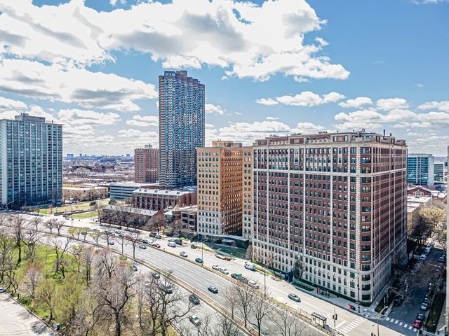 3750 N Lake Shore Drive 2C, Chicago, IL 60613
