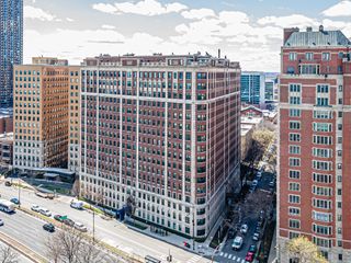 3750 N Lake Shore Drive 2C, Chicago, IL 60613