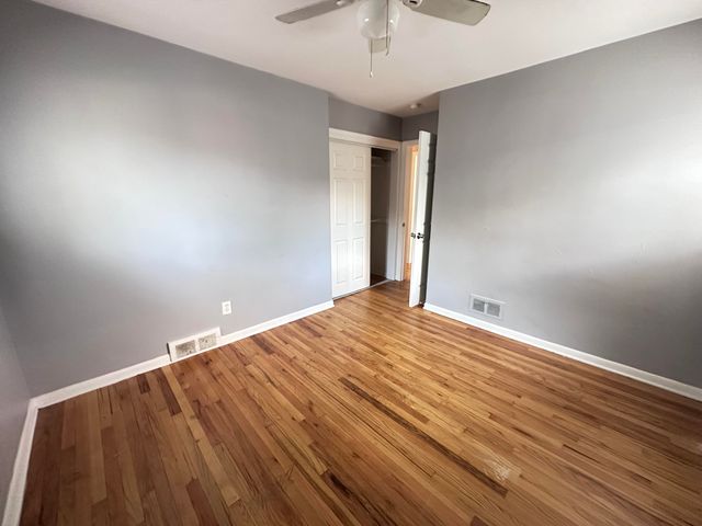 4697 Pelham Street, Dearborn Heights, MI 48125