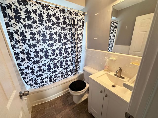 4697 Pelham Street, Dearborn Heights, MI 48125