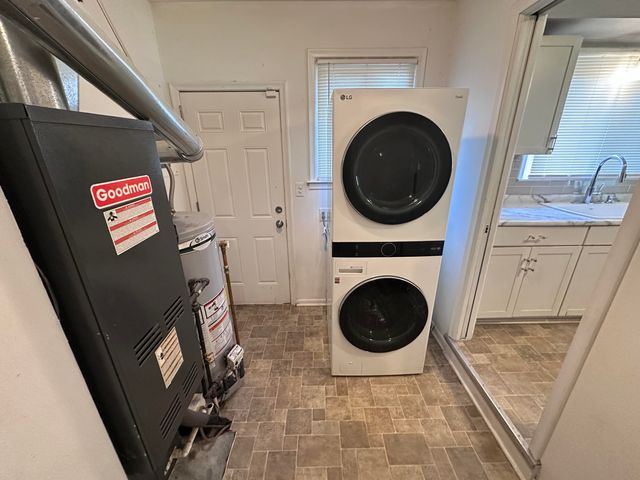 4697 Pelham Street, Dearborn Heights, MI 48125