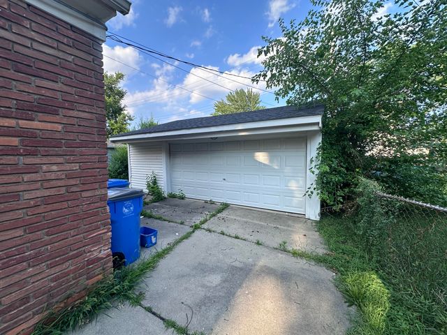 4697 Pelham Street, Dearborn Heights, MI 48125