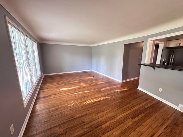 4697 Pelham Street, Dearborn Heights, MI 48125