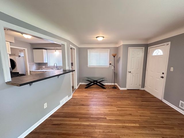 4697 Pelham Street, Dearborn Heights, MI 48125