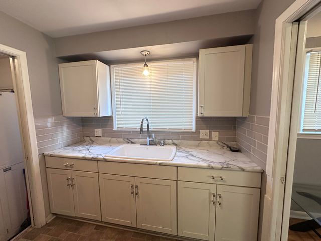 4697 Pelham Street, Dearborn Heights, MI 48125