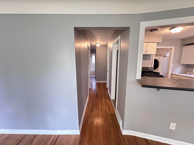 4697 Pelham Street, Dearborn Heights, MI 48125