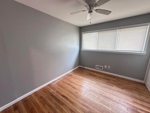 4697 Pelham Street, Dearborn Heights, MI 48125