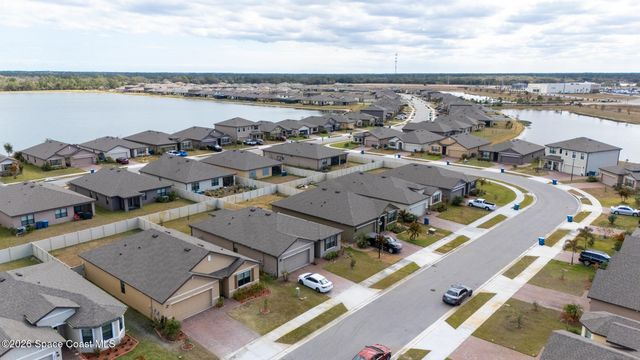 1814 Farmhouse Road SE, Palm Bay, FL 32909