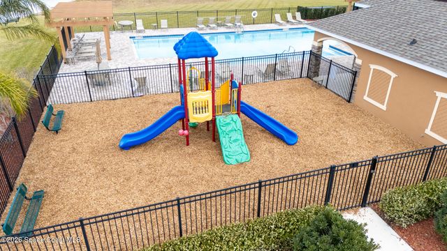 1814 Farmhouse Road SE, Palm Bay, FL 32909