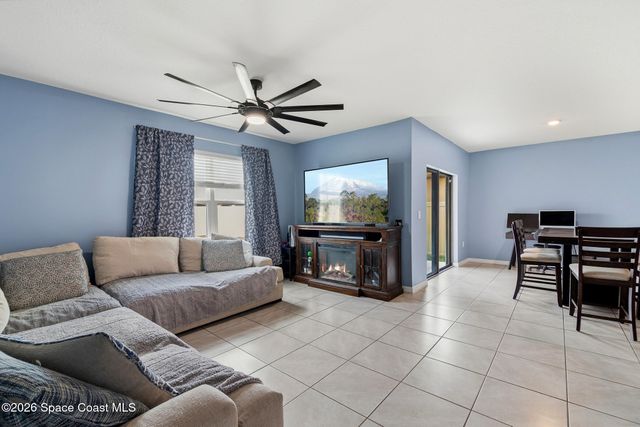 1814 Farmhouse Road SE, Palm Bay, FL 32909