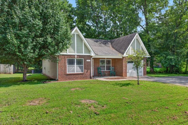 808 Dunbar Cave Rd, Clarksville, TN 37043