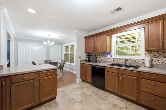 808 Dunbar Cave Rd, Clarksville, TN 37043