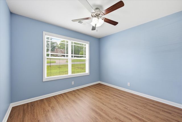 808 Dunbar Cave Rd, Clarksville, TN 37043