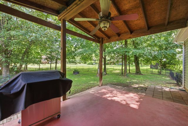 808 Dunbar Cave Rd, Clarksville, TN 37043