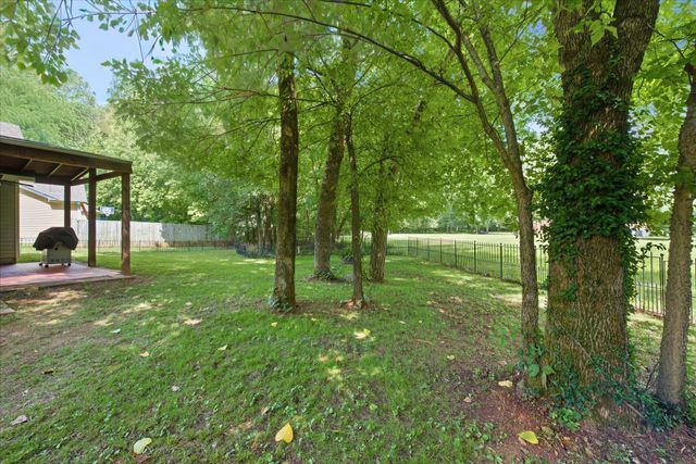 808 Dunbar Cave Rd, Clarksville, TN 37043