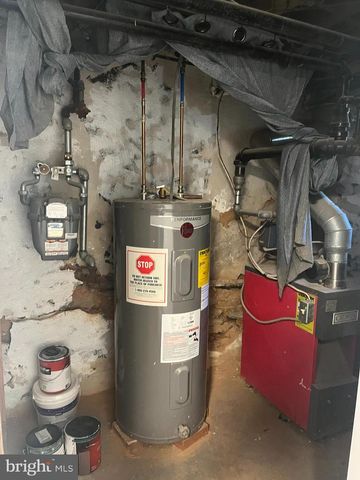 4634 FERNHILL RD, Philadelphia, PA 19144