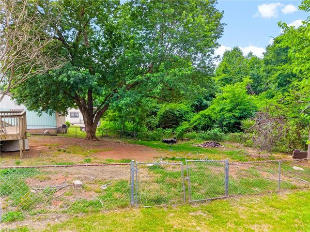 2669 Old Mountain Road, Trinity, NC 27370