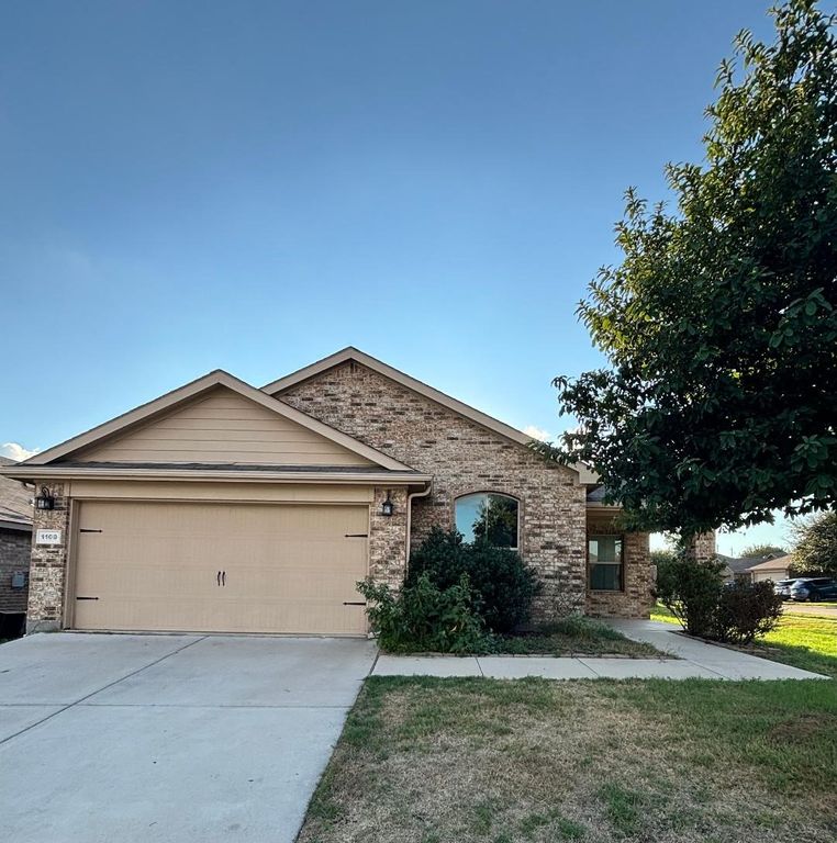 1100 Forest Glen Drive, Azle, TX 76020