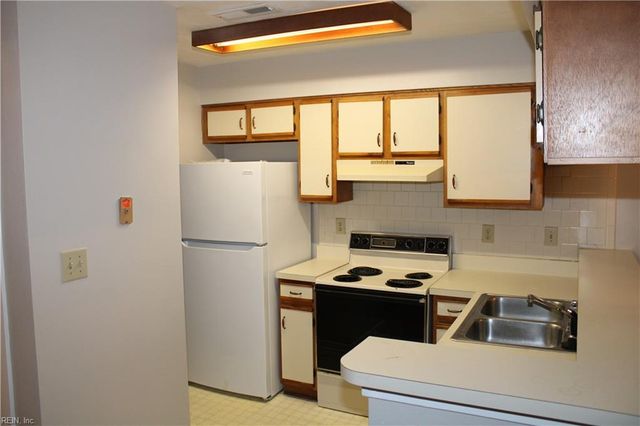 3962 Appaloosa Ln Apt 201, Newport News, VA 23602