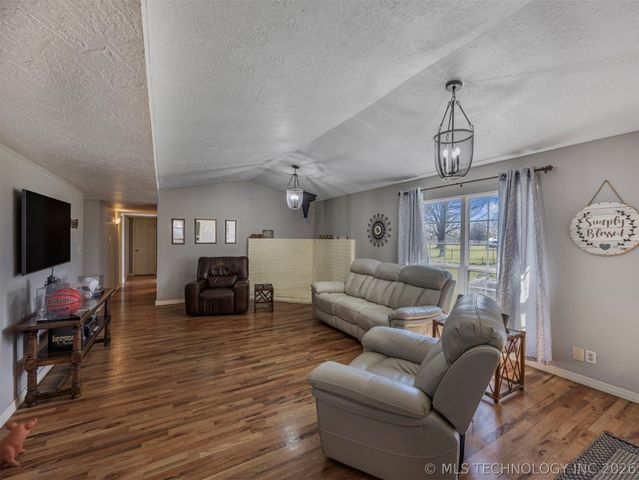 9988 E Northlea, Claremore, OK 74017