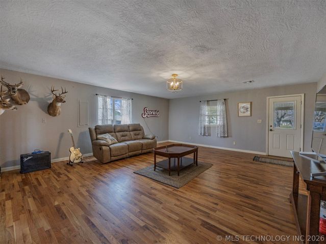 9988 E Northlea, Claremore, OK 74017