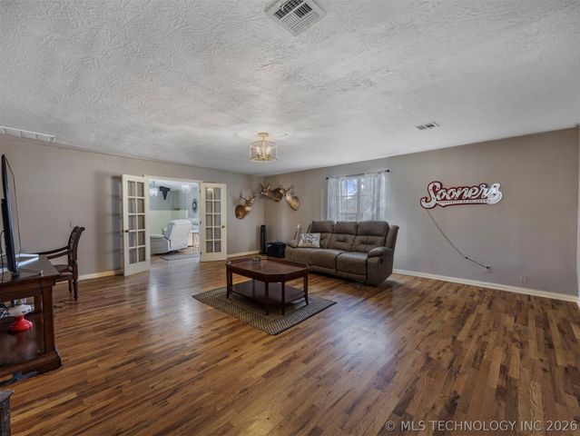 9988 E Northlea, Claremore, OK 74017