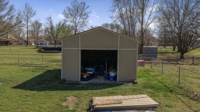 9988 E Northlea, Claremore, OK 74017