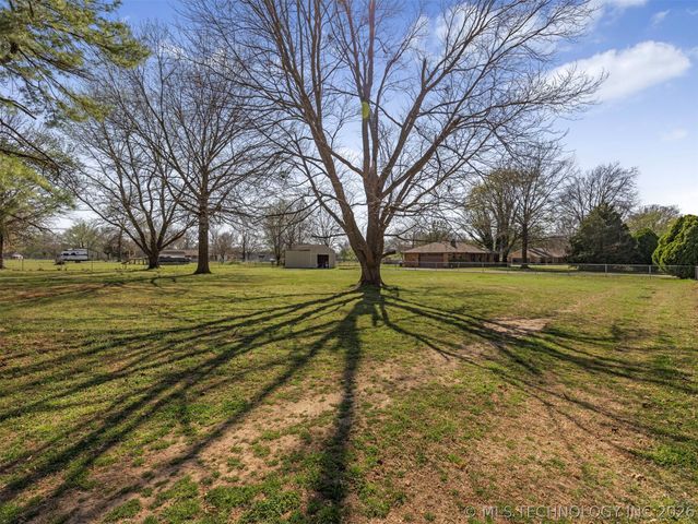 9988 E Northlea, Claremore, OK 74017