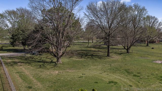 9988 E Northlea, Claremore, OK 74017
