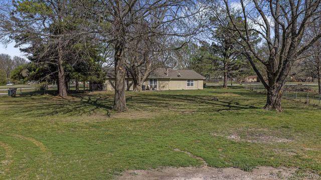 9988 E Northlea, Claremore, OK 74017