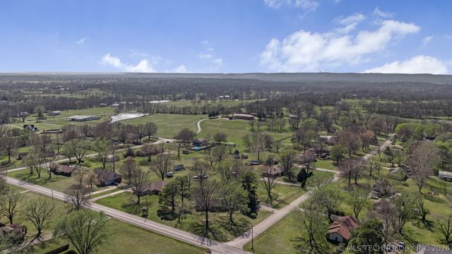 9988 E Northlea, Claremore, OK 74017