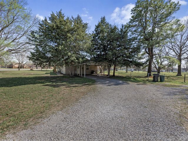 9988 E Northlea, Claremore, OK 74017