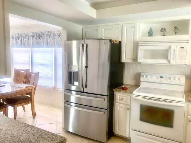2310 CANALBLUFF PLACE V287, Sarasota, FL 34231