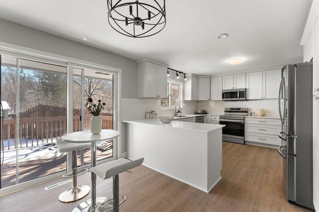 1592 Sherwood Court, Eagan, MN 55122